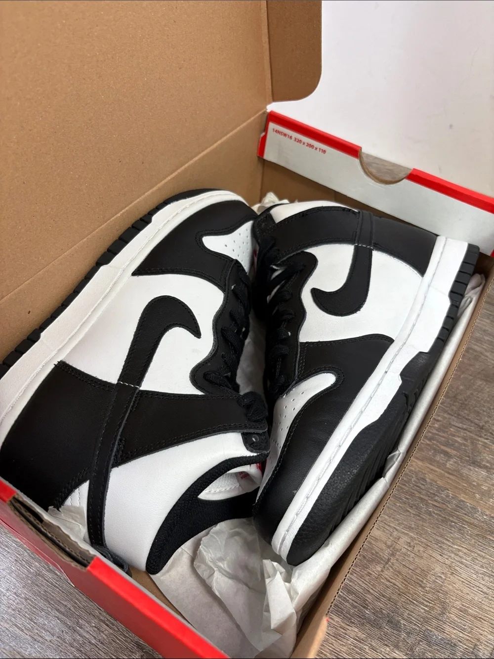 Nike Dunk High Women’s 7.5 Panda White Black Sneakers DD1869-103